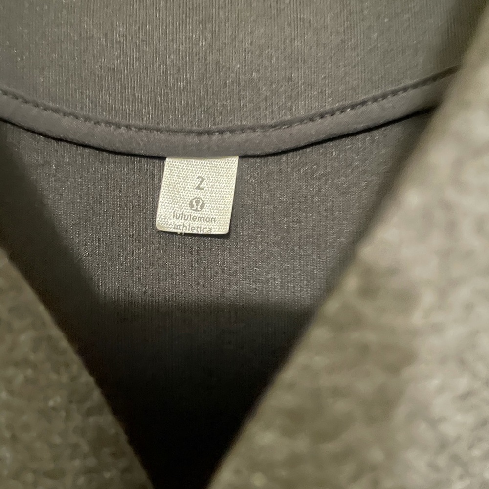 Rare Lululemon charcoal vest - Picture 3 of 14
